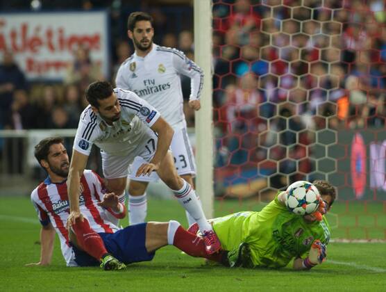 Real Madrid Defender, Alvaro Arbeloa Coca, number 17 . Atletico de Madrid Midfielder, Raul Garcia Escudero, number 8. Real Madrid Goalkeeper, Iker Casillas Fernandez, number 1. Real Madrid Midfielder, Francisco Roman Alarcon, number 23. Round 1 4 of the CHAMPIONS league, soccer match between Atletico de Madrid - Real Madrid at the Vicente Calderon estadium, Madrid - Spain by April 14, 2015. PHOTO: Gregorio Lopez.