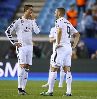 RONALDO Cristiano Team Real Madrid mit BENZEMA Karim beim Anstoss UEFA Champions League Saison 2014-2015 Viertelfinale Atletico Madrid-Real Madrid am 14.April 2015 in Madrid 