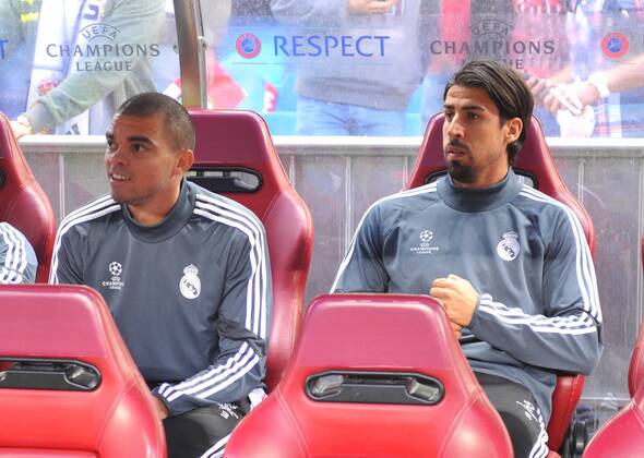 14.04.2015, Fussball UEFA Champions League, Atletico Madrid - Real Madrid, v.l. Pepe (Real Madrid) - Sami Khedira (Real Madrid)