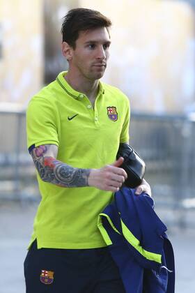 Lionel Messi FOOTBALL : Sortie de l entrainement de Barcelone au Parc des Princes - 14 04 2015 GwendolineLeGoff Panoramic 