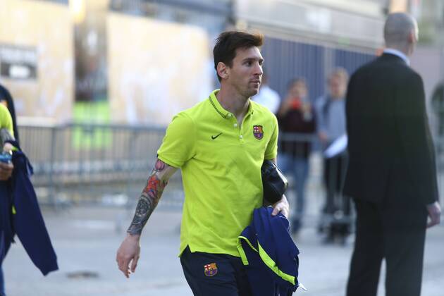Lionel Messi FOOTBALL : Sortie de l entrainement de Barcelone au Parc des Princes - 14 04 2015 GwendolineLeGoff Panoramic 