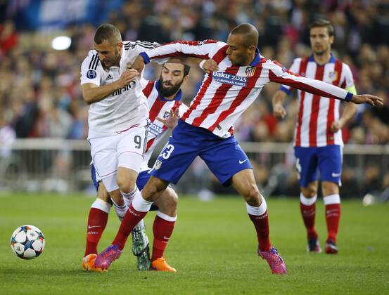 MIRANDA Team Atletico Madrid mit BENZEMA Karim UEFA Champions League Saison 2014-2015 Viertelfinale Atletico Madrid-Real Madrid am 14.April 2015 in Madrid 