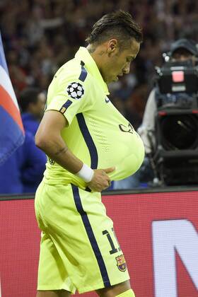 Torjubel Neymar Jr. (Barca) FOOTBALL : PSG Paris St. Germain vs FC Barcelona (Barca) - Champions League - 15 04 2015 JBAutissierx 