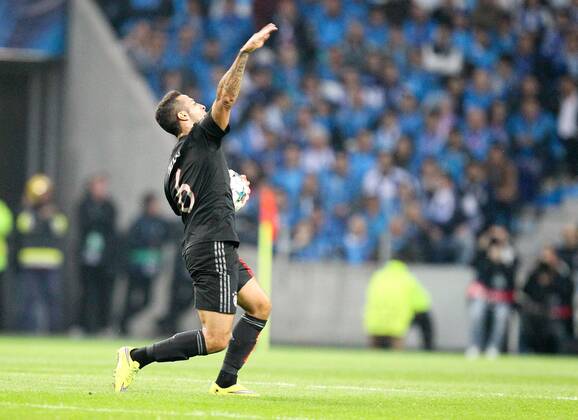 Torjubel von Thiago Alcantara 6 (FC Bayern Muenchen) , FC Porto vs. FC Bayern Muenchen, Fussball, Champions League, 15.04.2015 EP_ckt