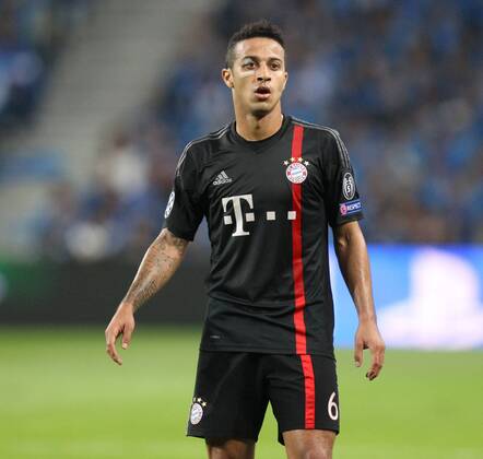 Thiago Alcantara 6 (FC Bayern Muenchen) , FC Porto vs. FC Bayern Muenchen, Fussball, Champions League, 15.04.2015 EP_ckt