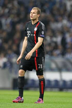 enttaeuschung bei Holger Badstuber 28 (FC Bayern Muenchen) , FC Porto vs. FC Bayern Muenchen, Fussball, Champions League, 15.04.2015 EP_ckt