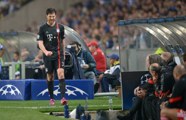 FUSSBALL CHAMPIONS LEAGUE SAISON 2014 2015 VIERTELFINALE HINSPIEL FC Porto - FC Bayern Muenchen 15.03.2015 Xabi Alonso (FC Bayern Muenchen) ist enttaeuscht 