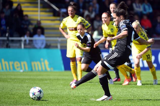 19.04.2015, xjhx, Fussball Champions League 1 2 Finale, 1.FFC Frankfurt - Broendby IF Kopenhagen, v.l. Celia Sasic (1.FFC Frankfurt) Goal scored, Tor zum 1:0