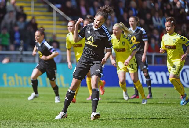 19.04.2015, xjhx, Fussball Champions League 1 2 Finale, 1.FFC Frankfurt - Broendby IF Kopenhagen, v.l. Celia Sasic (1.FFC Frankfurt) celebrate the goal, Torjubel zum 1:0