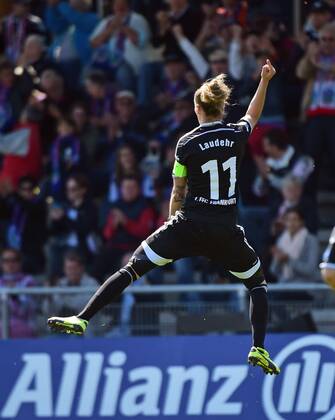 19.04.2015, xjhx, Fussball Champions League 1 2 Finale, 1.FFC Frankfurt - Broendby IF Kopenhagen, v.l. Simone Laudehr (1.FFC Frankfurt) celebrate the goal, Torjubel zum 5:0