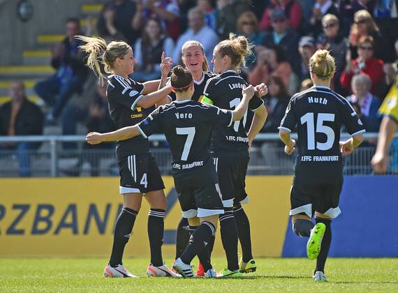 19.04.2015, xjhx, Fussball Champions League 1 2 Finale, 1.FFC Frankfurt - Broendby IF Kopenhagen, v.l. Kathrin Hendrich (1.FFC Frankfurt), Veronica Boquete (1.FFC Frankfurt), Ana-Maria Crnogorcevic (1.FFC Frankfurt), Simone Laudehr (1.FFC Frankfurt), Svenja Huth (1.FFC Frankfurt) celebrate the goal, Torjubel zum 5:0