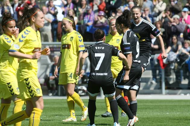 Halbfinale der UEFA Women s Champions League: 1. FFC Frankfurt gegen Bröndby IF am Sonntag (19.04.2015) im Stadion am Brentanobad in Frankfurt am Main. Jubel nach 1:0 durch Celia Sasic (1. FFC Frankfurt).