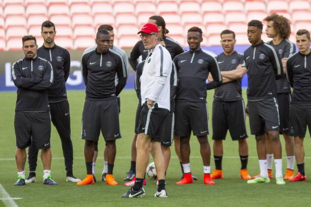 Barcelona, Catalonia Spain. April 20. PSG s coach, Laurent Blanc, during the PSG training session prior the UEFA Champions League match betwen FC Barcelona Barca and Paris Saint Germain 