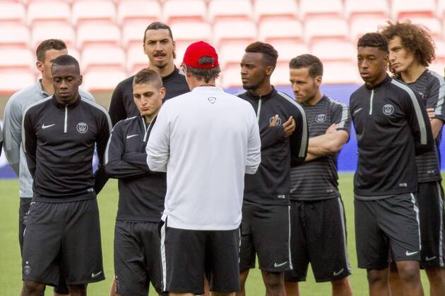 Barcelona, Catalonia Spain. April 20. PSG s coach, Laurent Blanc, during the PSG training session prior the UEFA Champions League match betwen FC Barcelona Barca and Paris Saint Germain 