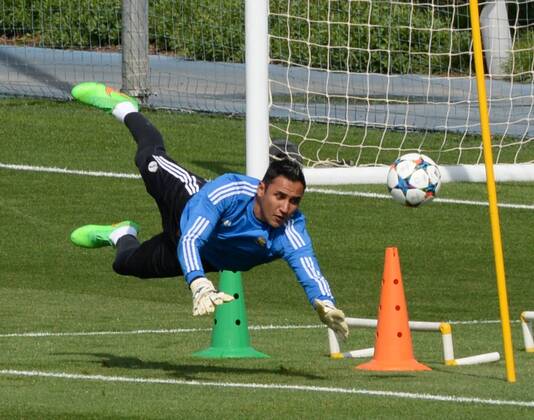 ESPANA, MADRID 21 APR: Keylor Navas training in Ciudad Deportiva Real Madrid (Valdebebas), for the next match Champions League 2014 15 Real Madrid VS Atletico de Madrid in stadium Santiago Bernabeu (Madrid). 21th april of 2015 (Madrid). (Isa Saiz Cordon Press). 