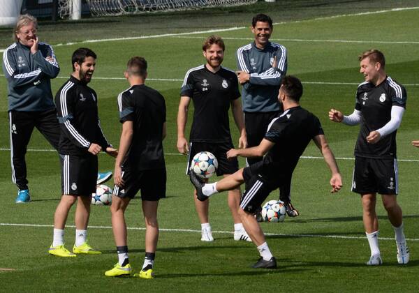 ESPANA, MADRID 21 APR: Isco, Toni Kroos, Asier Illarramendi, Daniel Carvajal training in Ciudad Deportiva Real Madrid (Valdebebas), for the next match Champions League 2014 15 Real Madrid VS Atletico de Madrid in stadium Santiago Bernabeu (Madrid). 21th april of 2015 (Madrid). (Isa Saiz Cordon Press). 