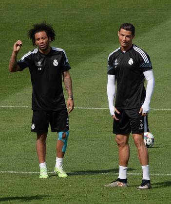 ESPANA, MADRID 21 APR: Marcelo, Crsitiano Ronaldo training in Ciudad Deportiva Real Madrid (Valdebebas), for the next match Champions League 2014 15 Real Madrid VS Atletico de Madrid in stadium Santiago Bernabeu (Madrid). 21th april of 2015 (Madrid). (Isa Saiz Cordon Press). 