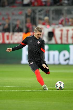 Bastian Schweinsteiger 31 (FC Bayern Muenchen) beim warm up , FC Bayern Muenchenvs. FC Porto, Fussball, Champions League, 21.04.2015 EP_ckt