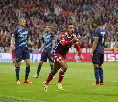 21.04.2015, Fussball Championsleague 2014 2015, Viertelfinale Rückspiel, FC Bayern München - FC Porto, in der Allianz-Arena München. Torjubel Thiago (Bayern München). 