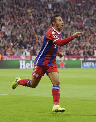 21.04.2015, Fussball Championsleague 2014 2015, Viertelfinale Rückspiel, FC Bayern München - FC Porto, in der Allianz-Arena München. Torjubel Thiago (Bayern München). 