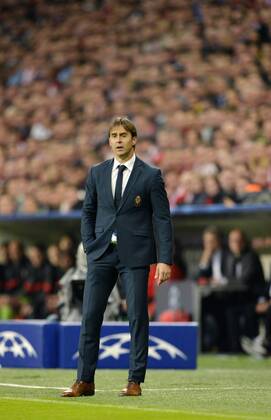 21.04.2015, Fussball Championsleague 2014 2015, Viertelfinale Rückspiel, FC Bayern München - FC Porto, in der Allianz-Arena München. Trainer Julen Lopetegui (FC Porto) unzufrieden. 
