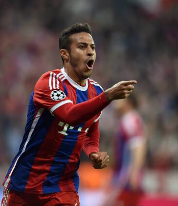 FUSSBALL CHAMPIONS LEAGUE SAISON 2014 2015 VIERTELFINALE RUECKSPIEL FC Bayern Muenchen - FC Porto 21.04.2015 Thiago Alcantara (FC Bayern Muenchen) bejubelt seinen Treffer zum 1:0 