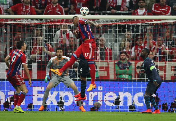 Jerome Boateng Kopfballtor zum 2:0, Torwart Fabiano Fußball Fussball UEFA Championsleague Herren Viertelfinale Rückspiel Saison 2014 2015 21.04.2015 FC Bayern München vs. FC Porto