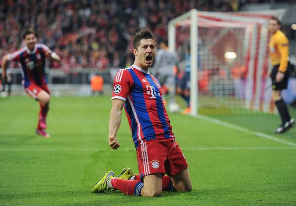 Jubel nach dem Tor zum 3-0: Torschuetze Robert LEWANDOWSKI (BAY) jubelt Fussball international UEFA Championsleague, Saison 2014 2015, Viertelfinale Rueckspiel: FC Bayern Muenchen - FC Porto in Muenchen, Deutschland am 21.04.2015,