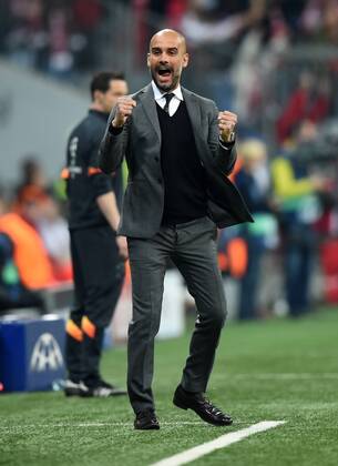 FUSSBALL CHAMPIONS LEAGUE SAISON 2014 2015 VIERTELFINALE RUECKSPIEL FC Bayern Muenchen - FC Porto 21.04.2015 JUBEL: Trainer Pep Guardiola (FC Bayern Muenchen) 