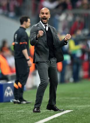 FUSSBALL CHAMPIONS LEAGUE SAISON 2014 2015 VIERTELFINALE RUECKSPIEL FC Bayern Muenchen - FC Porto 21.04.2015 JUBEL: Trainer Pep Guardiola (FC Bayern Muenchen) 
