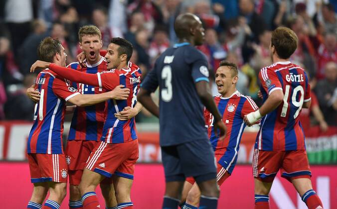 FUSSBALL CHAMPIONS LEAGUE SAISON 2014 2015 VIERTELFINALE RUECKSPIEL FC Bayern Muenchen - FC Porto 21.03.2015 Torjubel: Philipp Lahm, Thomas Mueller, Thiago Alcantara, Rafinha und Mario Goetze (v.l., alle FC Bayern Muenchen) 