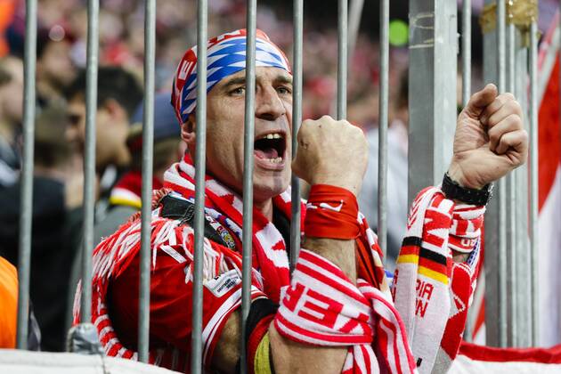 21.04.2015. Munich, Germany. Champions League Football. Bayern Munich versus FC Porto. Bayern Munich fan before the game xCraigxMercerx  ActionPlus11614808