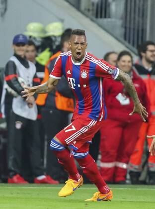 JEROME BOATENG (FCB 17) TORJUBEL, JUBEL NACH DEM TOR ZUM 2-0 ,Jubel, Freude, Emotionen, Feiern, Lachen, jubelt, freuen, reisst die Arme hoch, ballt die Faust , FC BAYERN MUENCHEN - FC PORTO (6-1) , Fussball UEFA Champions League, Viertelfinale Rueckspiel, Muenchen, 21.04.2015 CL Saison 2014 2015, FCB, Muenchen