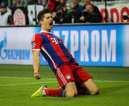 Bayern Munich s Robert Lewandowski celebrates a goal during their UEFA Champions League quarterfinal match against FC Porto in Munich, Germany, on April. 21, 2015. Bayern Munich won 6-1 and advanced to the semi-finals with 7:4 on aggregate. ) (SP)GERMANY-MUNICH-PORTO-FOOTBALL-CHAMPIONS LEAGUE PhilippexRuiz 