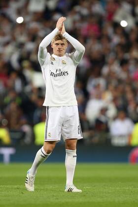 Toni Kroos of Real Madrid applauds the fans at full time - Real Madrid vs. Atletico Madrid - UEFA Champions League - Quarter Final Second Leg - Santiago Bernabeu - Madrid - 22 04 2015 Pic Philip Oldham Sportimage EDITORIAL USE ONLY. No use with unauthorised audio, video, data, fixture lists, club league logos or live services. Online in-match use limited to 120 images, no video emulation. No use in betting, games or single club league player publications.
