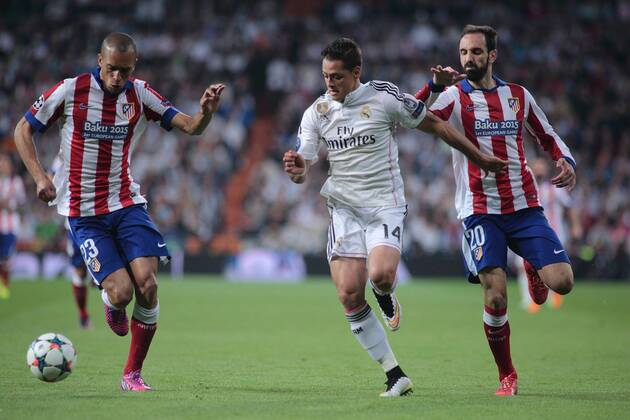 Aktuell Fußball, Champions League, Real Madrid - Atletico Madrid Madrid, Spain. 22th April 2015: Chicharito forward from Real Madrid CF, in action during the UEFA Champions League quarter-finals second leg against Real Madrid CF at the Santiago Bernabeu stadium. (Photo: Ivan Abanades Medina). 