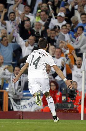 Aktuell Fußball, Champions League, Real Madrid - Atletico Madrid Real Madrid - Atletico Madrid 2014 2015 Champions League Javier Chicharito Hernandez celebrates after scoring 