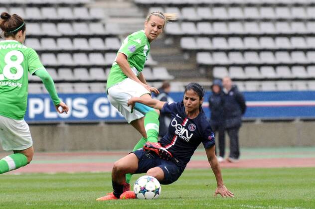Aktuell Frauenfußball, Champions League, Halbfinale, Paris St. Germain - VfL Wolfsburg Shirley CRUZ TRANA (psg) - Lena Goessling (wol) FOOTBALL FEMININ : Psg vs Wolfsburg - Ligue des Champions - 26 04 2015 FEP Panoramic 