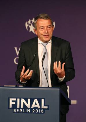 DFB Präsident Wolfgang Niersbach Pressekonferenz Zeremonie der Übergabe des Championsleague Pokals Fußball Fussball UEFA Champiosleague Saison 2014 2015 27.04.2015