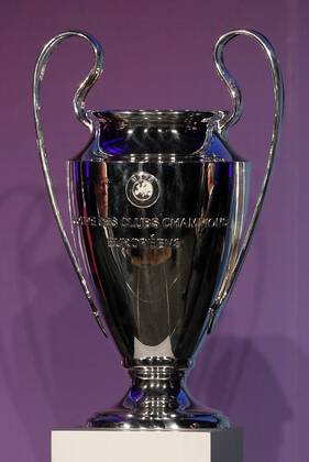 der CL-Pokal Trophäe Objekt Herren Pressekonferenz Zeremonie der Übergabe des Championsleague Pokals Fußball Fussball UEFA Champiosleague Saison 2014 2015 27.04.2015
