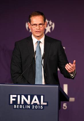 Bürgermeister von Berlin Michael Müller Pressekonferenz Zeremonie der Übergabe des Championsleague Pokals Fußball Fussball UEFA Champiosleague Saison 2014 2015 27.04.2015