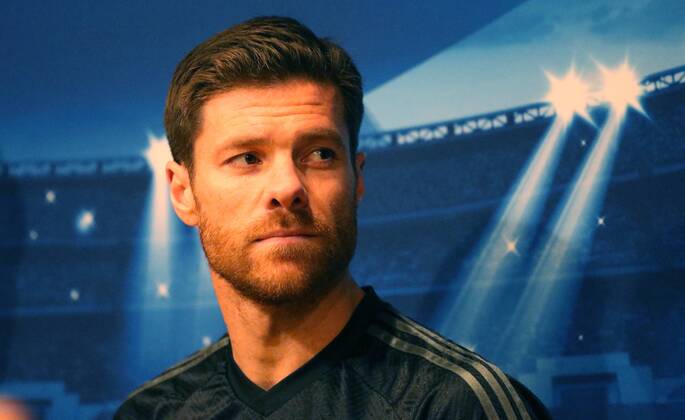 Aktuell Fußball, Champions League, Pressekonferenz FC Bayern München Xabi Alonso (FC Bayern) bei der PK vor dem Spiel FC Barcelona Barca vs FC Bayern München, Barca-FCB, Champions League 2014 2015, Halbfinale, half-final, Rueckspiel, Fussball, men, Maenner, soccer, Ergebnis, result Barcelona, 55.2015