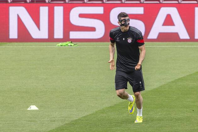 BARCELONA, SPAIN - MARCH 5: Robert Lewandowski of Bayern Munchen during the last training ahead of their UEFA Champions League Semi finals first leg match against FC Barcelona Barca at the Camp Nou stadium on March 5, 2015 in Barcelona, Spain. (Photo by Mikel Trigueros Urbanandsport Cordon Press) 