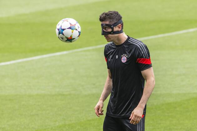 BARCELONA, SPAIN - MARCH 5: Robert Lewandowski of Bayern Munchen during the last training ahead of their UEFA Champions League Semi finals first leg match against FC Barcelona Barca at the Camp Nou stadium on March 5, 2015 in Barcelona, Spain. (Photo by Mikel Trigueros Urbanandsport Cordon Press) 