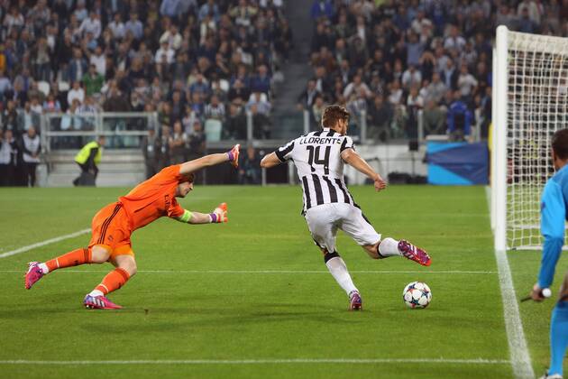 Juventus Fernando Llorente finds Iker Casillas of Real Madrid out of position but fails to capitalise - Juventus vs. Real Madrid - UEFA Champion s League - Semi Final First Leg - Juventus Stadium - Turin - 05 05 2015 Pic Philip Oldham Sportimage EDITORIAL USE ONLY. No use with unauthorised audio, video, data, fixture lists, club league logos or live services. Online in-match use limited to 120 images, no video emulation. No use in betting, games or single club league player publications.