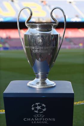 FUSSBALL CHAMPIONS LEAGUE SAISON 2014 2015 HALBFINAL HINSPIEL FC Barcelona Barca - FC Bayern Muenchen 06.05.2015 CHL Pokal im Stadion Nou Camp 