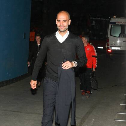 Chef-Trainer Pep Guardiola (FC Bayern Muenchen) kommt gut gelaunt an , FC Barcelona Barca vs. FC Bayern Muenchen, Fussball, Champions League, 06.05.2015 , EP_CKT