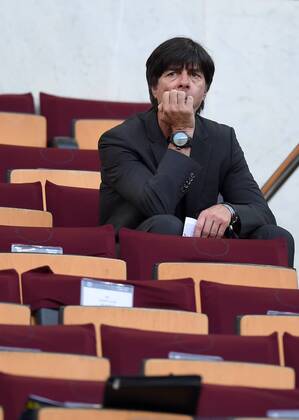 FUSSBALL CHAMPIONS LEAGUE SAISON 2014 2015 HALBFINALE HINSPIEL FC Barcelona Barca - FC Bayern Muenchen 06.05.2015 Bundestrainer Joachim Loew (Deutschland) zu Gast auf der Ehrentribuene 