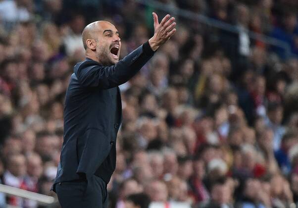 06.05.2015, xjhx, Fussball Champions League, FC Barcelona Barca - FC Bayern Muenchen, v.l. Pep Guardiola (Trainer FC Bayern Muenchen) gibt Anweisungen, gestikuliert, mit den Armen gestikulieren gives instructions, gesticulate.