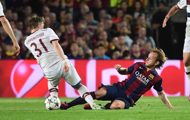 06.05.2015, xjhx, Fussball Champions League, FC Barcelona Barca - FC Bayern Muenchen, v.l. Bastian Schweinsteiger (FC Bayern Muenchen), Ivan Rakitic (FC Barcelona)